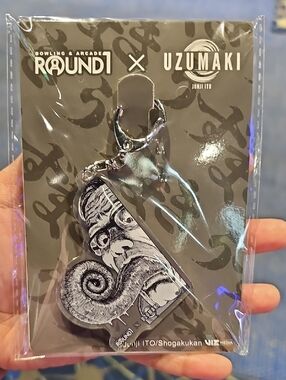 Round1 x Uzumaki Junji Ito Spiral Keychain - Black & White